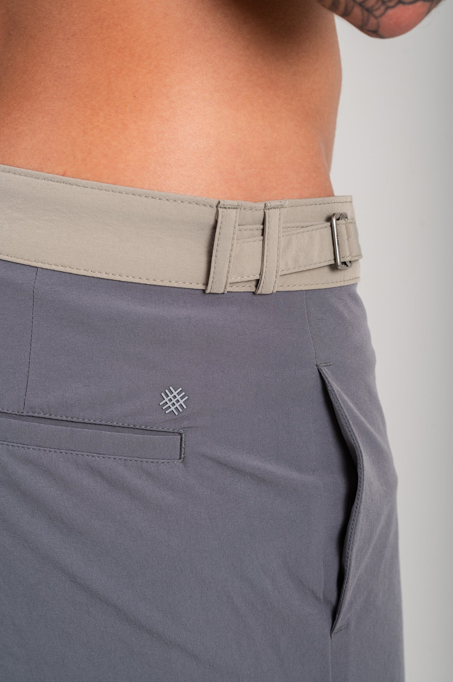 Short Venice Speciale Cinza Escuro / Bege