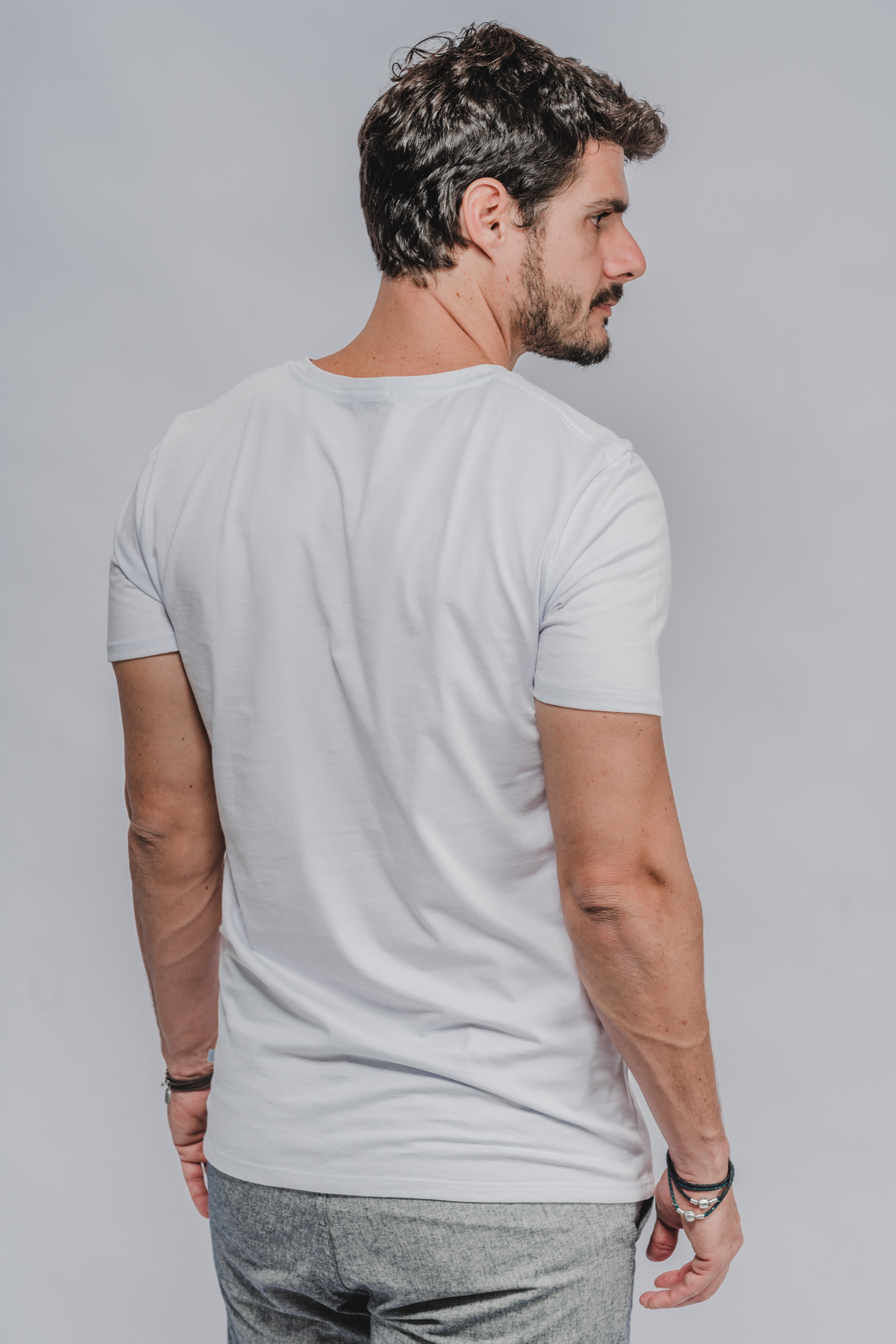 Camiseta Basic Pima Branca Gola V - Ciao for Men